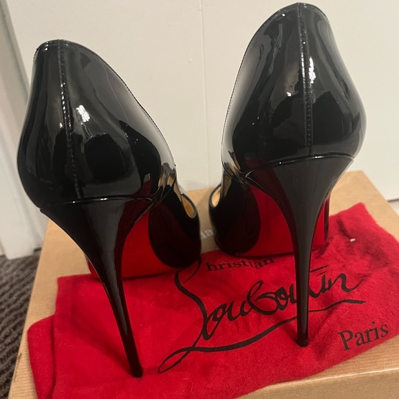 Christian Louboutin
So Kate Patent Pointed-Toe Red Sole Pump - Picture 7 of 7